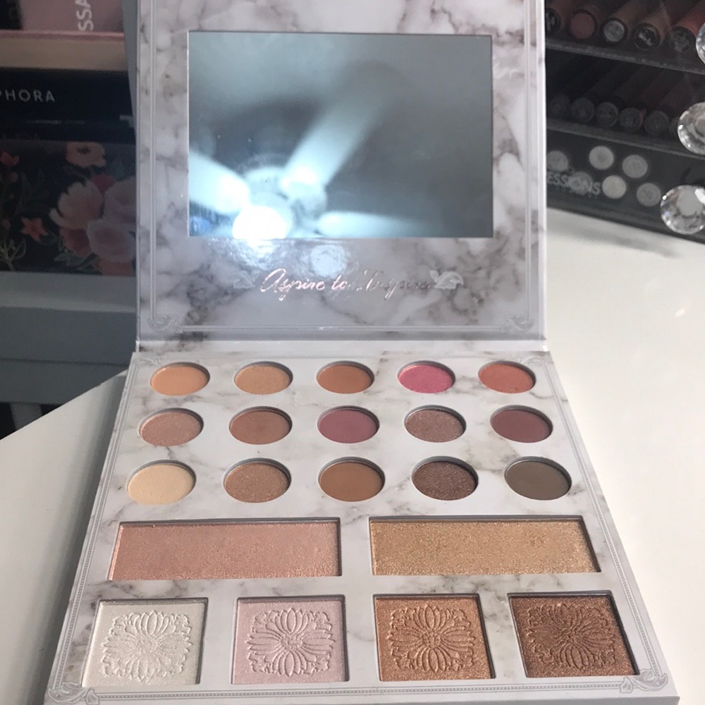 Carli Bybel Eyeshadow Palette